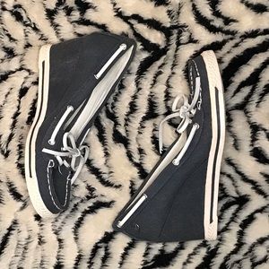 Wedge boat shoes